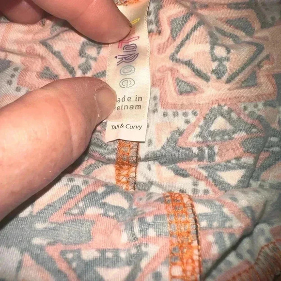 Lularoe TC peach  graphic legging.OG designer Patrick quality & fit. - Picture 4 of 6